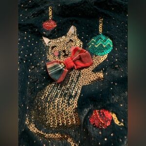 Tahari dark green faux fur cat sweater. Perfect for the holidays.